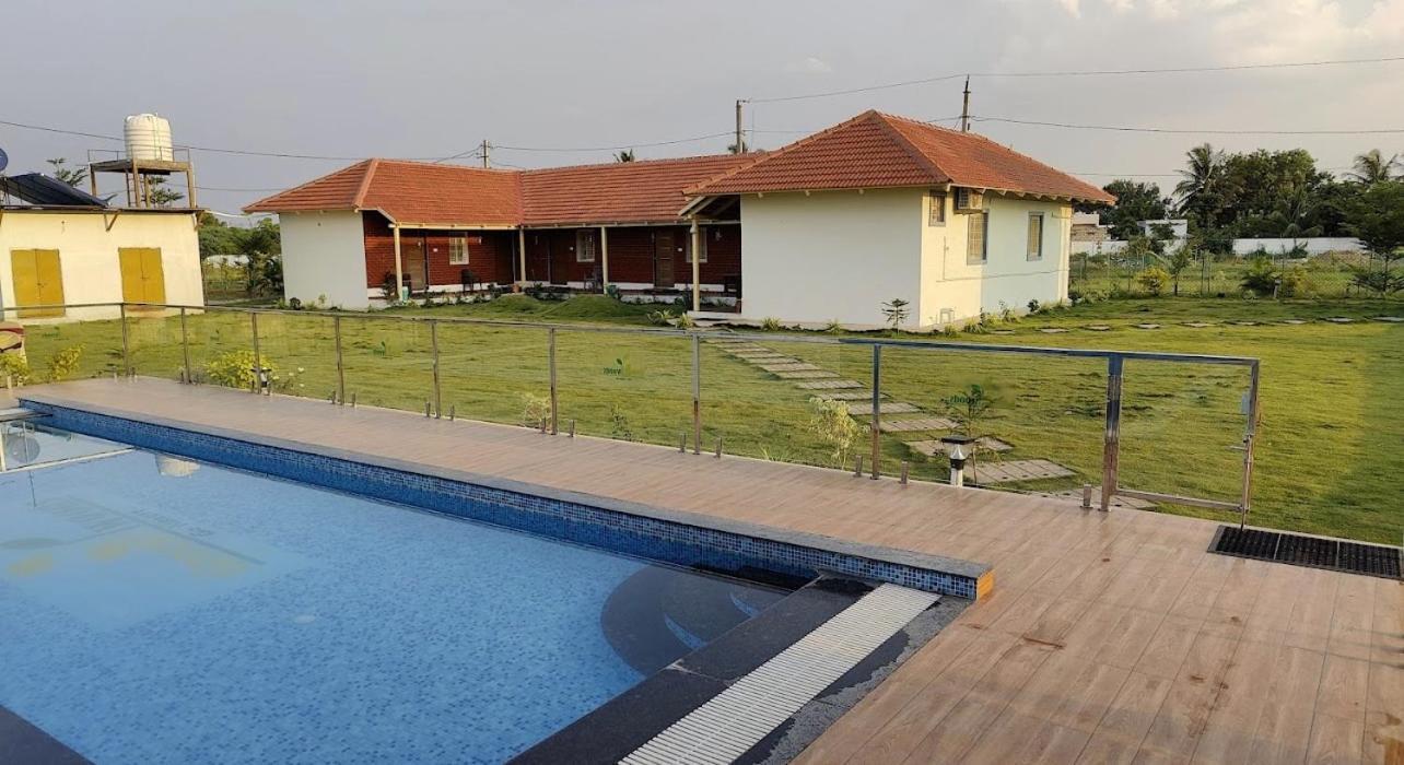 Green Woods Resort Anantapur Esterno foto