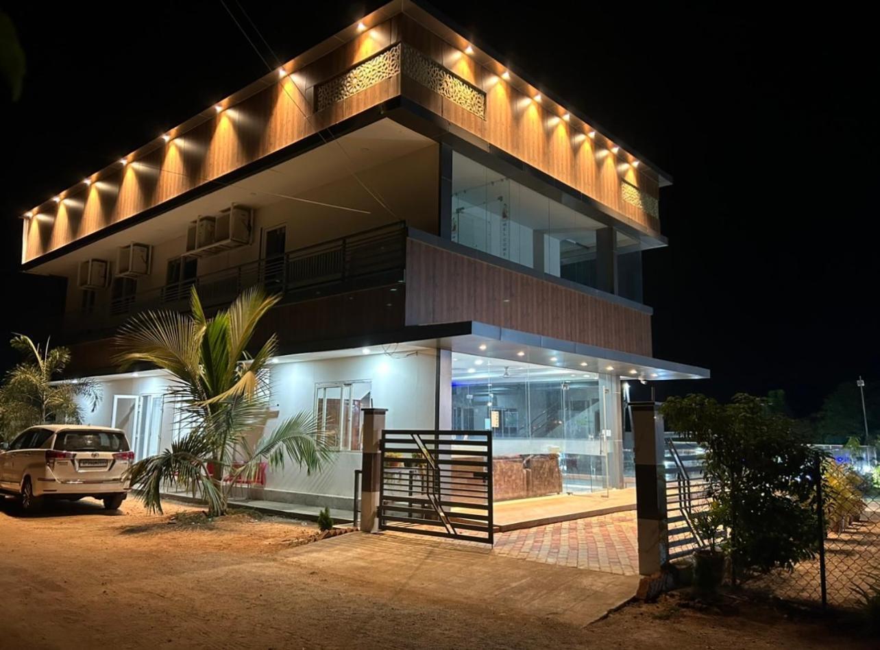 Green Woods Resort Anantapur Esterno foto
